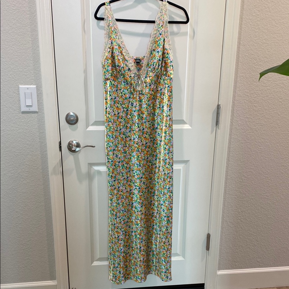 Floral Lace-Trim Maxi Dress
